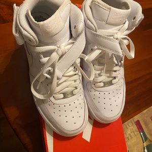 Gently worn AF-1 all white some marks but all cleanable